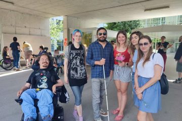 Six participants (Kinga among them) are posing for a picture, smiling